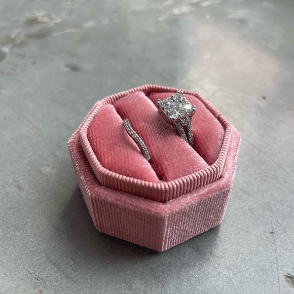 *** SOLD*** Vintage Diamond Cluster Ring Set 14K White Gold - Picture 4 of 8